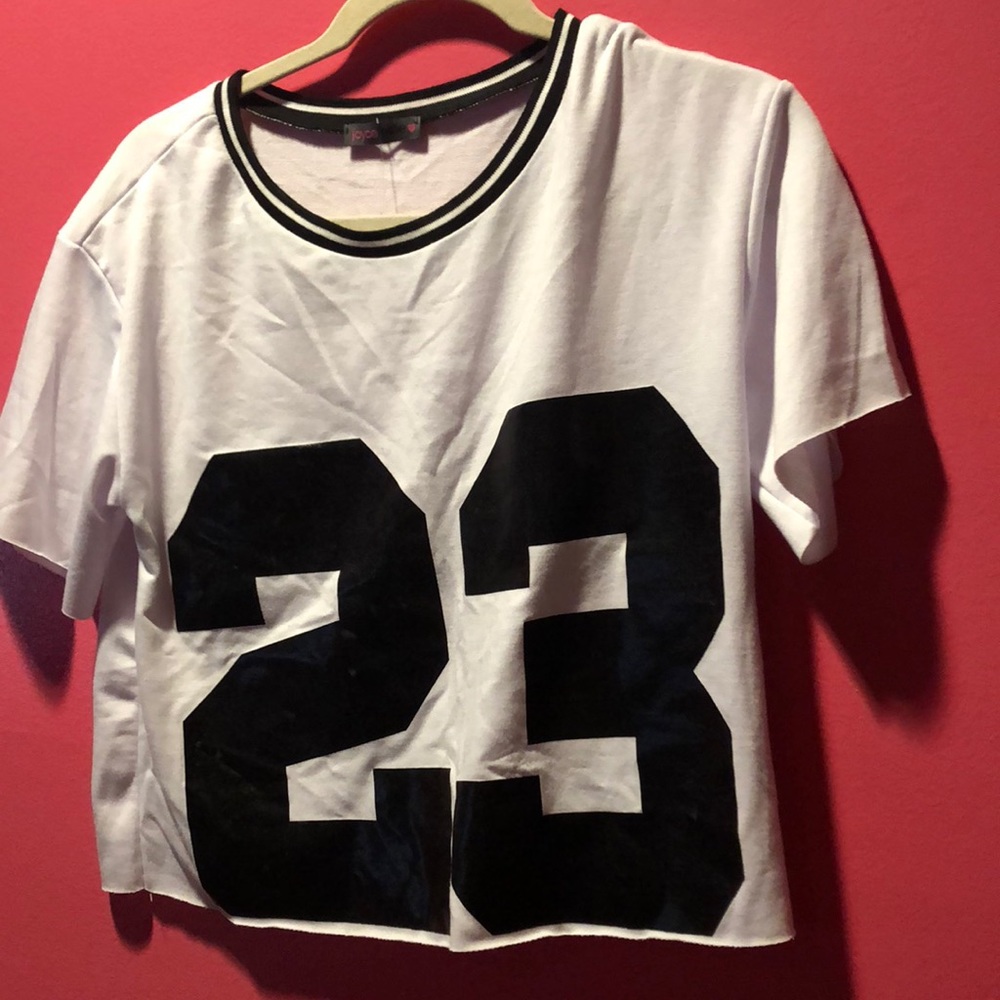 23 crop top.